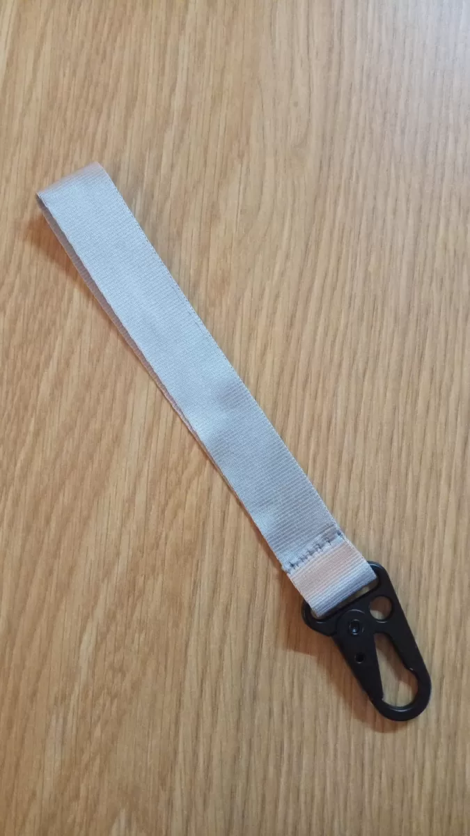 Cinta Llavero con Pinza Ancha Plomo